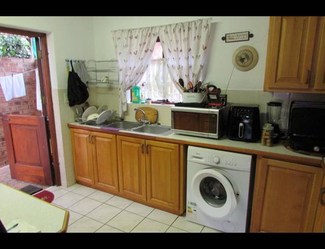 2 BEDROOM HOUSE FOR SALE IN WHITE RIVER EXT 18